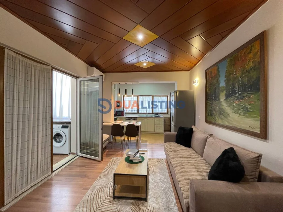 Tirane, jepet me qera 1+1 Kati 2, 65 m² (Rruga e kavajes)