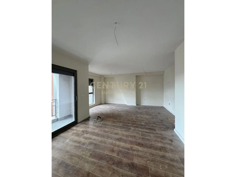 Tirane, shes apartament 2+1+Aneks+Ballkon Kati 6, 106 m² 265.000 € (Shkolla e Kuqe)