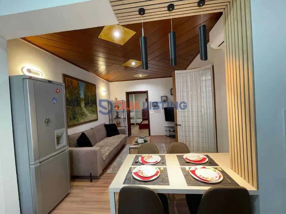 Tirane, jepet me qera 1+1 Kati 2, 65 m² (Rruga e kavajes)