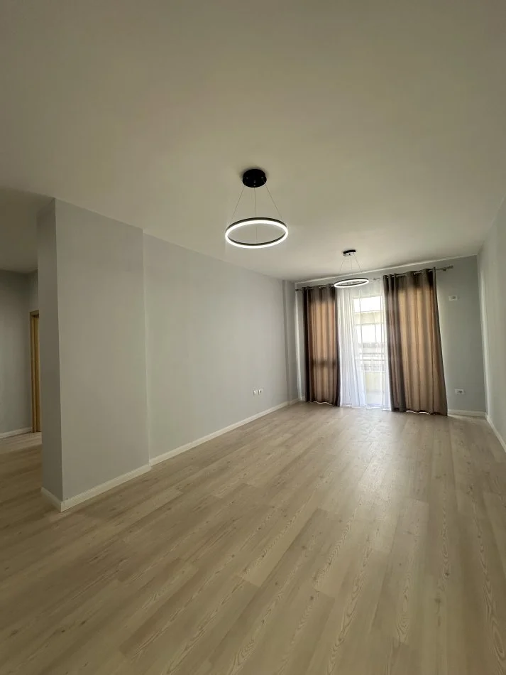 Tirane, shitet apartament 2+1+Aneks+Ballkon Kati 5, 95 m² 129.000 € (Astir)