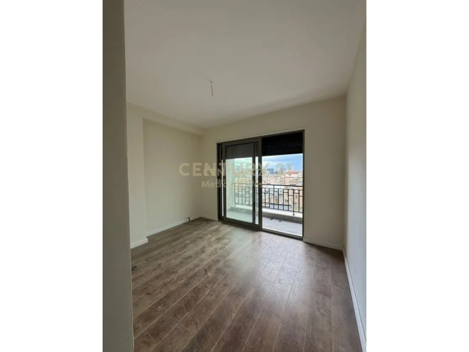 Tirane, shes apartament 2+1+Aneks+Ballkon Kati 6, 106 m² 265.000 € (Shkolla e Kuqe)