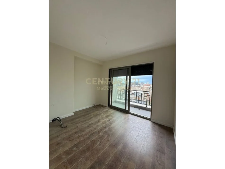 Tirane, shes apartament 2+1+Aneks+Ballkon Kati 6, 106 m² 265.000 € (Shkolla e Kuqe)