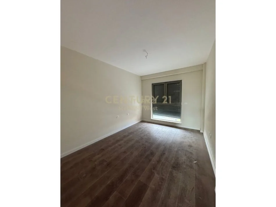 Tirane, shes apartament 2+1+Aneks+Ballkon Kati 6, 106 m² 265.000 € (Shkolla e Kuqe)