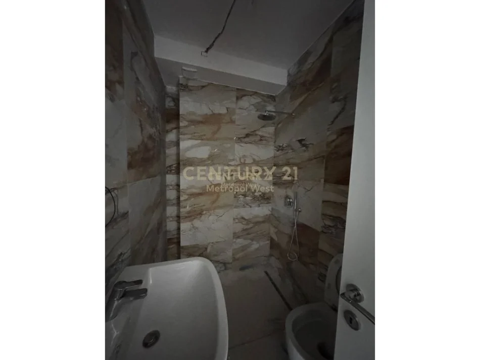 Tirane, shes apartament 2+1+Aneks+Ballkon Kati 6, 106 m² 265.000 € (Shkolla e Kuqe)