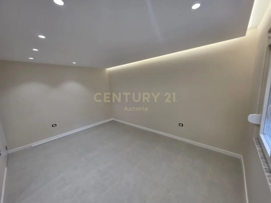 Tirane, shes apartament 2+1+Aneks+Ballkon Kati 1, 73 m² 165.000 € 