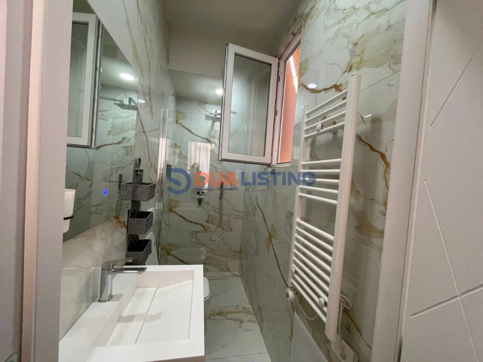 Tirane, jepet me qera 1+1 Kati 2, 65 m² (Rruga e kavajes)