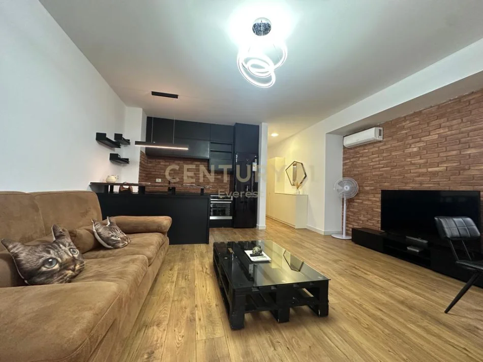 Tirane, jepet me qera apartament 1+1 Kati 2, 79 m² 600 € 