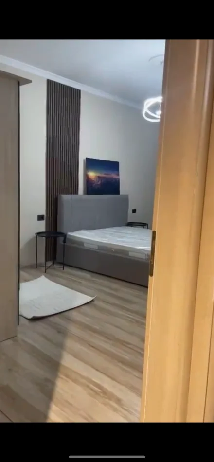 Tirane, jepet me qera apartament 2+1+Ballkon Kati 5, 700 € 