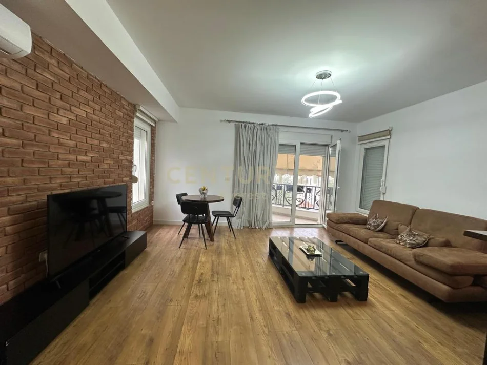 Tirane, jepet me qera apartament 1+1 Kati 2, 79 m² 600 € 