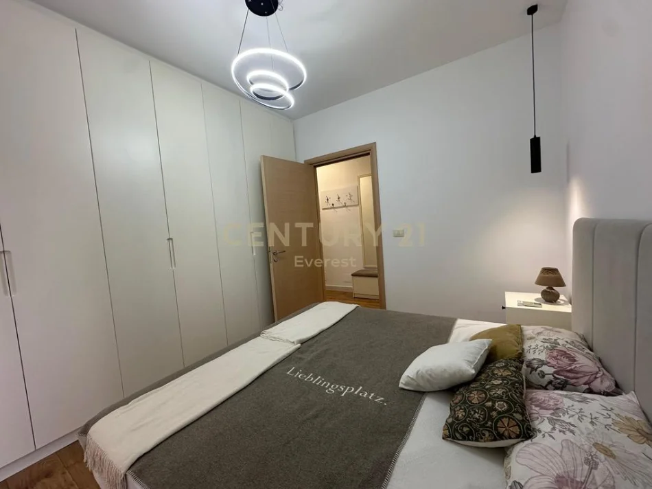 Tirane, jepet me qera apartament 1+1 Kati 2, 79 m² 600 € 