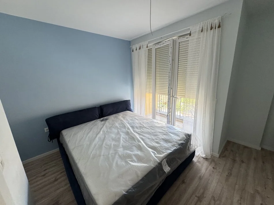 Tirane, jepet me qera apartament 1+1+Ballkon Kati 2, 65 m² 600 € (Rruga ali demi)