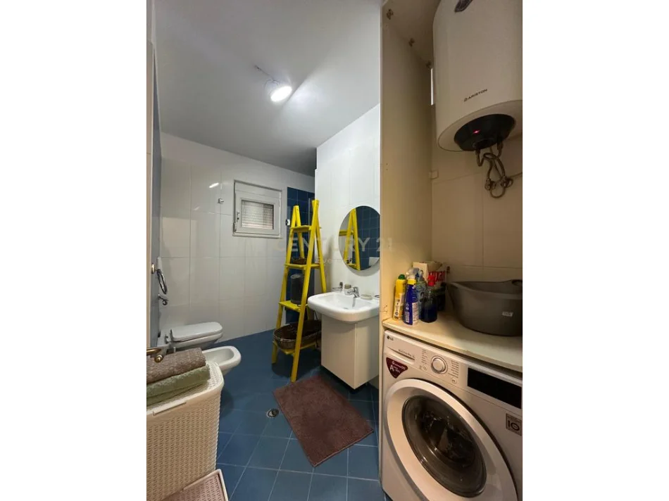 Tirane, jepet me qera apartament 1+1 Kati 2, 79 m² 600 € 