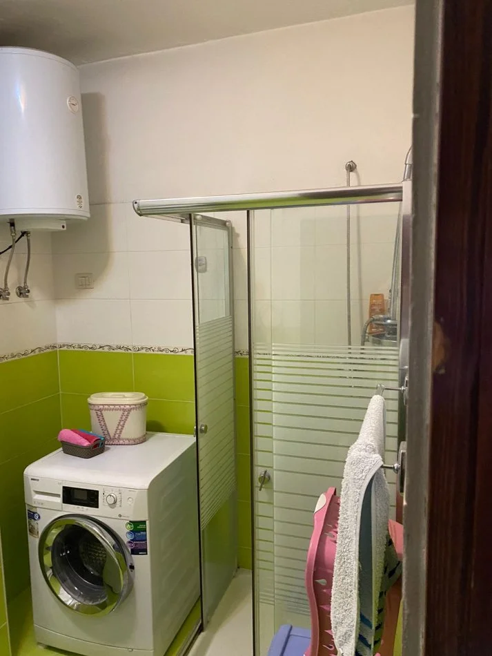 Tirane, jepet me qera apartament 2+1+Ballkon Kati 5, 100 m² 600 € (Zogu i Zi)