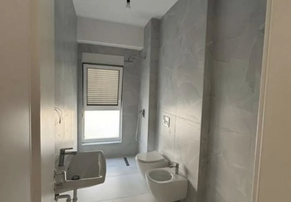 Tirane, shitet apartament 1+1+Ballkon Kati 4, 61 m² 85.400 € (Kompleksi Kaimi, Ali Dem)