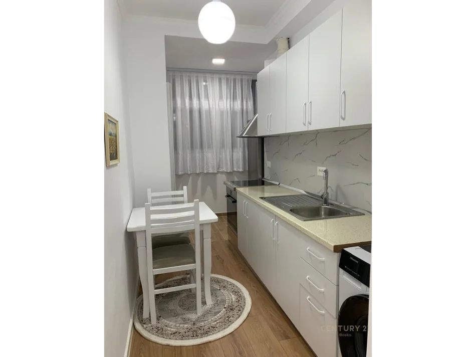 Tirane, jepet me qera garsonier 1+1 Kati 2, 30 m² 400 € 