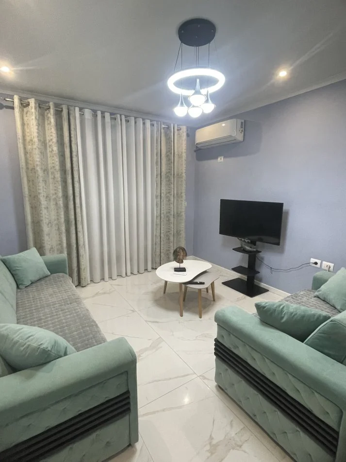 Durres, jepet me qera apartament 1+1+Ballkon Kati 3, 70 m² 400 € (plazh durres)