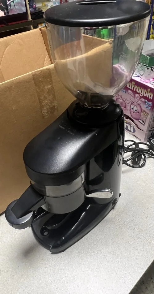 Tirane, ofroj Makine kafeje | Ekspres Mulli për kafe ekspresi (profesional)