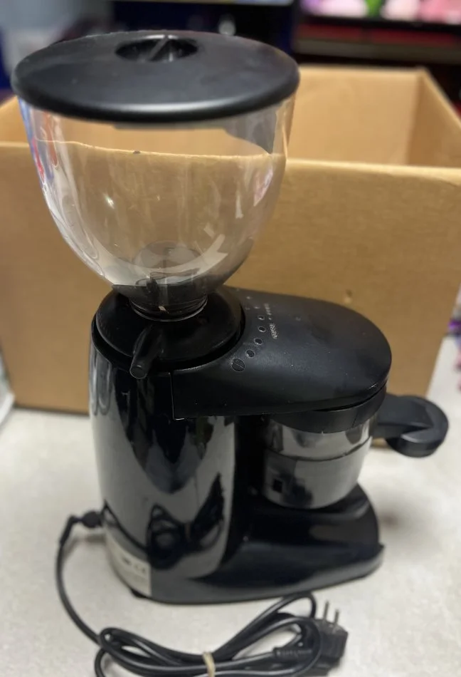 Tirane, ofroj Makine kafeje | Ekspres Mulli për kafe ekspresi (profesional)