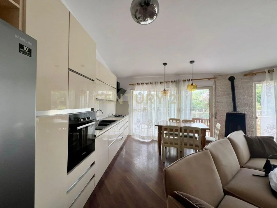 Tirane, jepet me qera apartament 2+1 Kati 4, 1.254 m² 850 € 