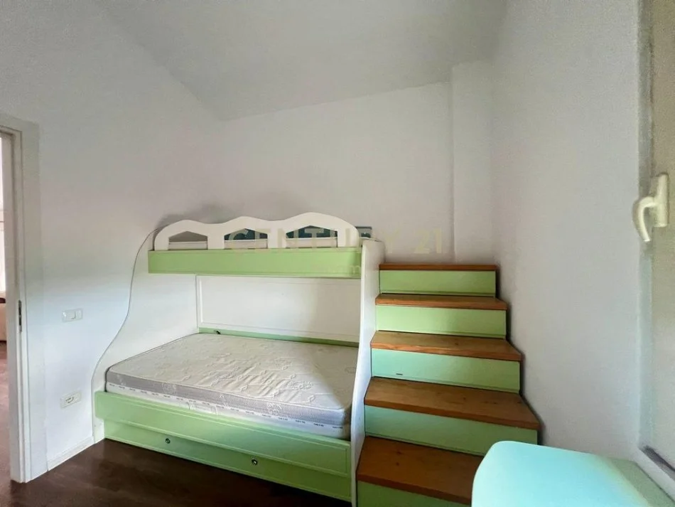 Tirane, jepet me qera apartament 2+1 Kati 4, 1.254 m² 850 € 