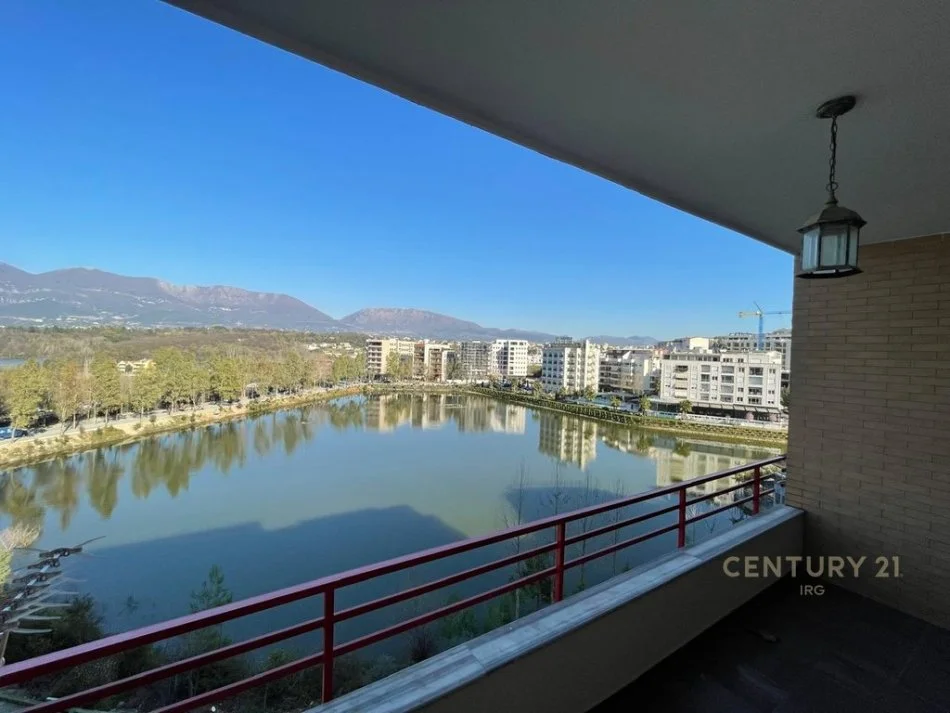 Tirane, jepet me qera apartament 2+1 Kati 4, 109 m² 900 € 