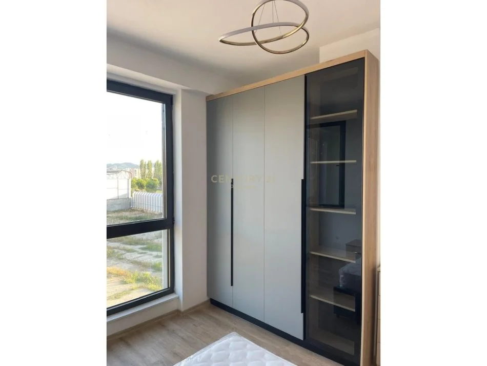 Tirane, jap me qera 1+1 Kati 2, 73 m² 550 € 