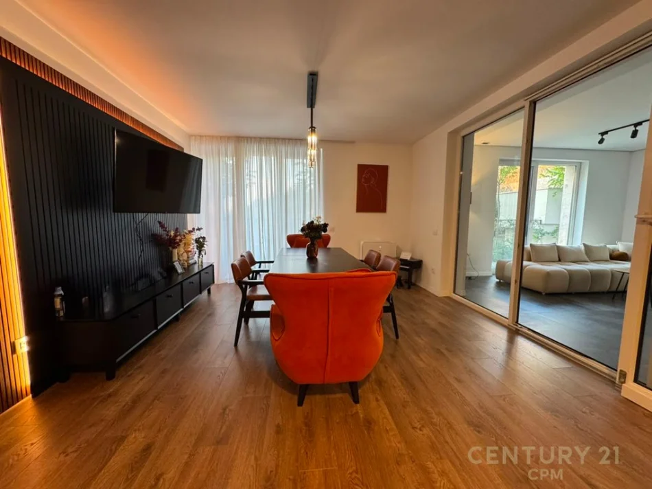 Tirane, shes apartament 2+1+Aneks+Ballkon , 334 m² 