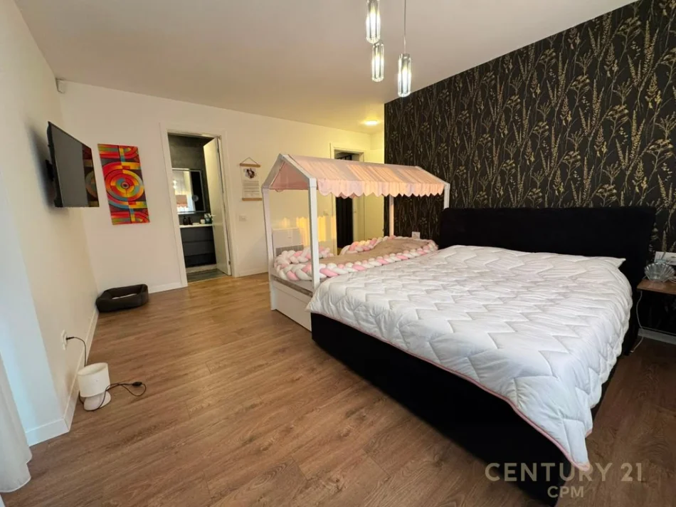 Tirane, shes apartament 2+1+Aneks+Ballkon , 334 m² 