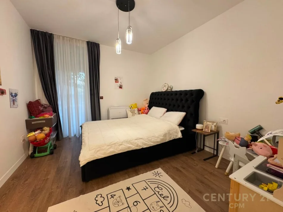 Tirane, shes apartament 2+1+Aneks+Ballkon , 334 m² 