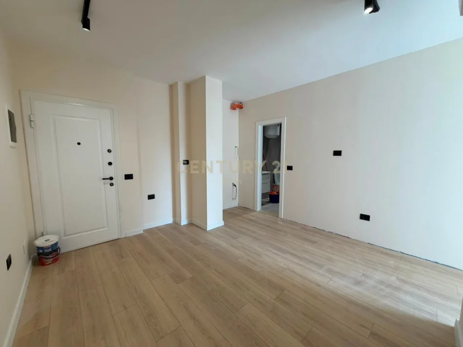 Tirane, shes apartament 1+1+Aneks+Ballkon Kati 5, 49 m² 150.000 € 
