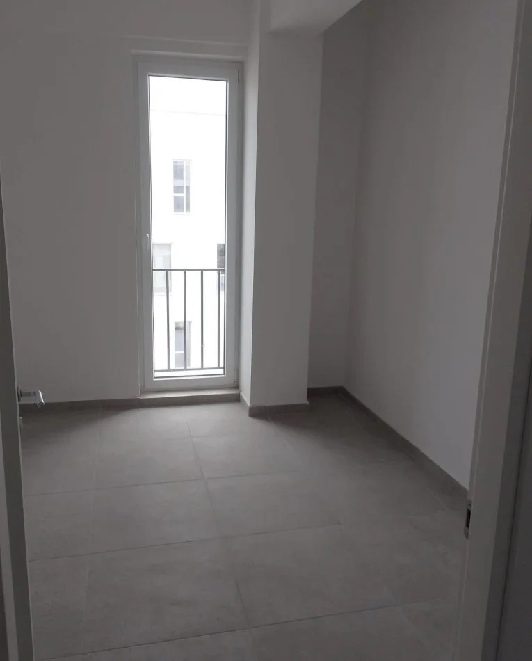 Tirane, jepet me qera apartament 3+1+Ballkon Kati 4, 120 m² 450 € (Rruga 5-Maji)