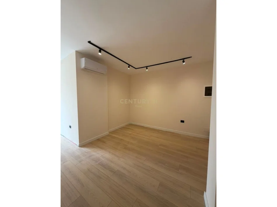 Tirane, shes apartament 1+1+Aneks+Ballkon Kati 5, 49 m² 150.000 € 