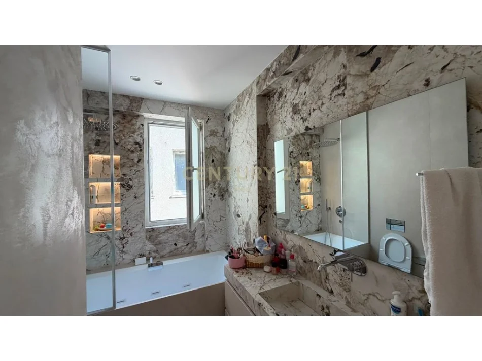 Tirane, shes apartament 2+1+Aneks+Ballkon Kati 6, 104 m² 350.000 € 