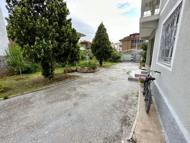 Tirane, shes Vile 5+1+BLK Kati 3, 800 m² 450.000 Euro (Blv i Ri afer Nenstacionit Elektrik)