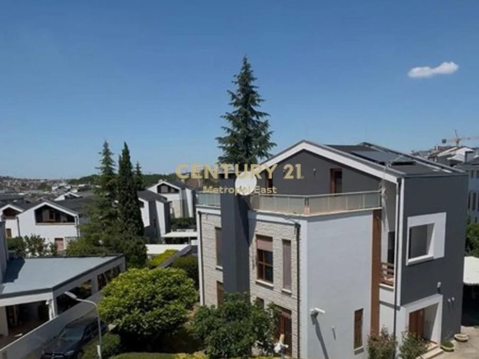 Tirane, shes Vile Vile 3 Katshe Kati 3, 335 m² 550.000 € 