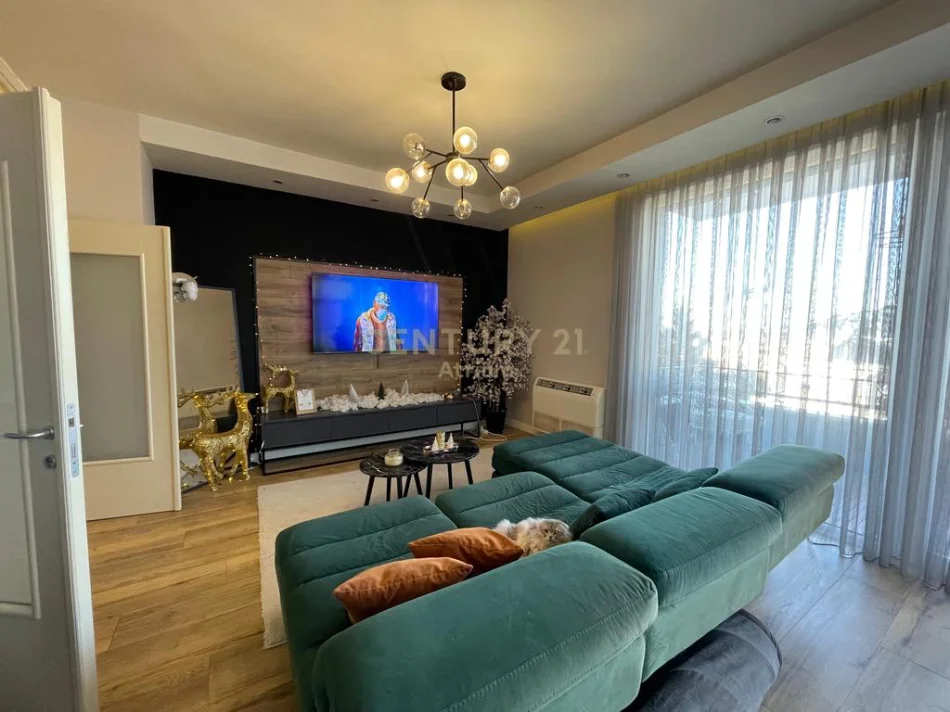 Tirane, shes apartament 3+1+Aneks+Ballkon Kati 3, 149 m² 300.000 € 