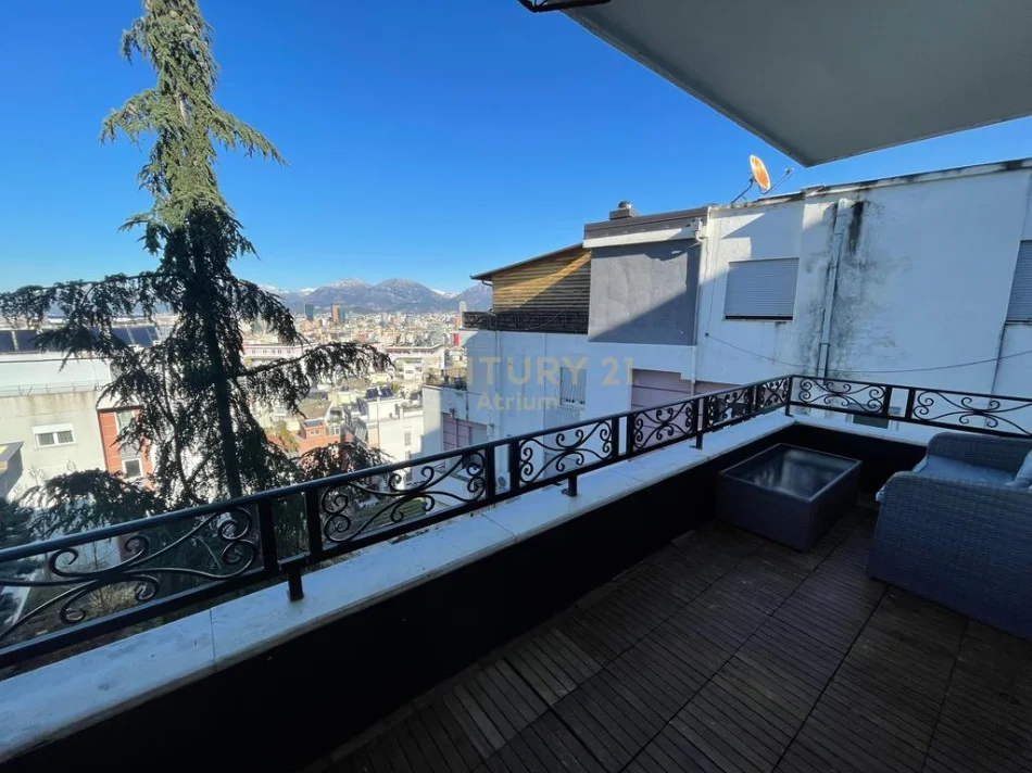 Tirane, shes apartament 3+1+Aneks+Ballkon Kati 3, 149 m² 300.000 € 