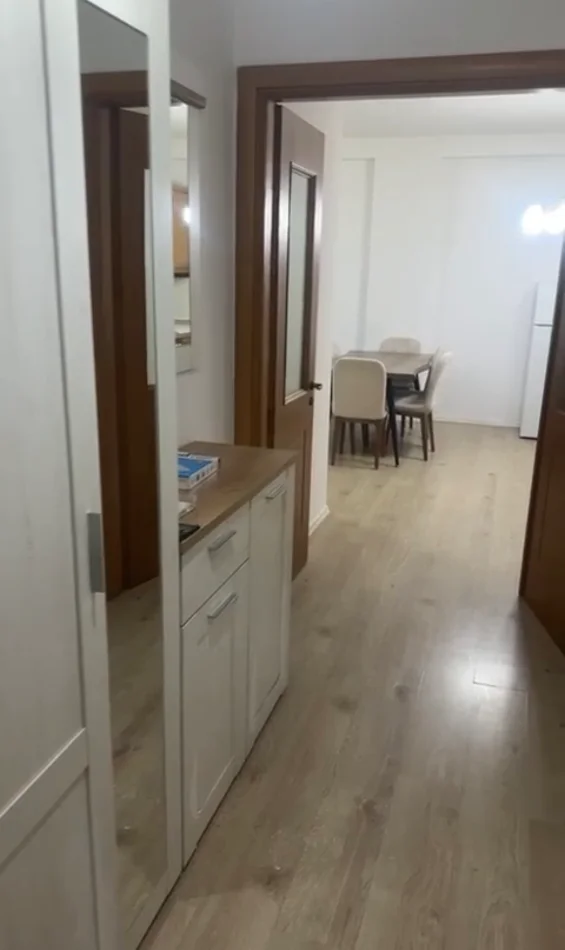 Shqiperi, jepet me qera apartament 2+1 Kati 5, 90 m² 500 € (Bar Kronos Astir)