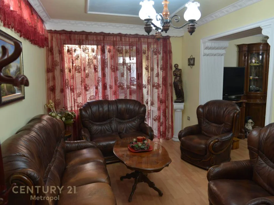 Tirane, shes apartament 4+1+Aneks+Ballkon , 159 m² 404.500 € 
