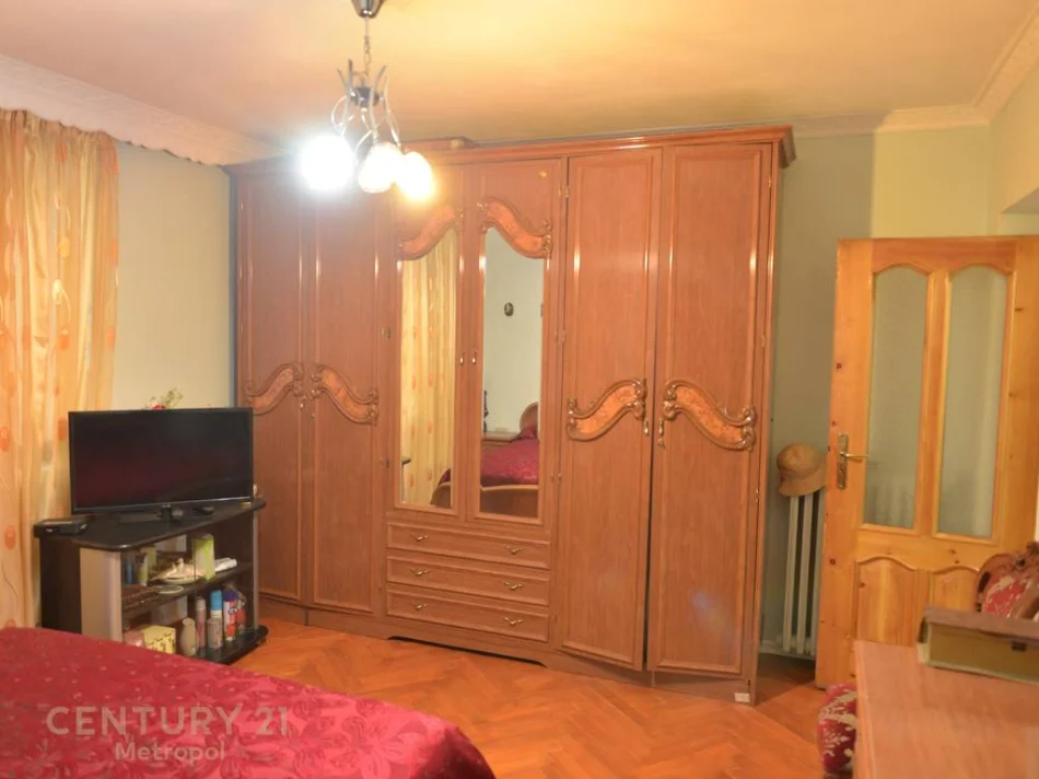 Tirane, shes apartament 4+1+Aneks+Ballkon , 159 m² 404.500 € 