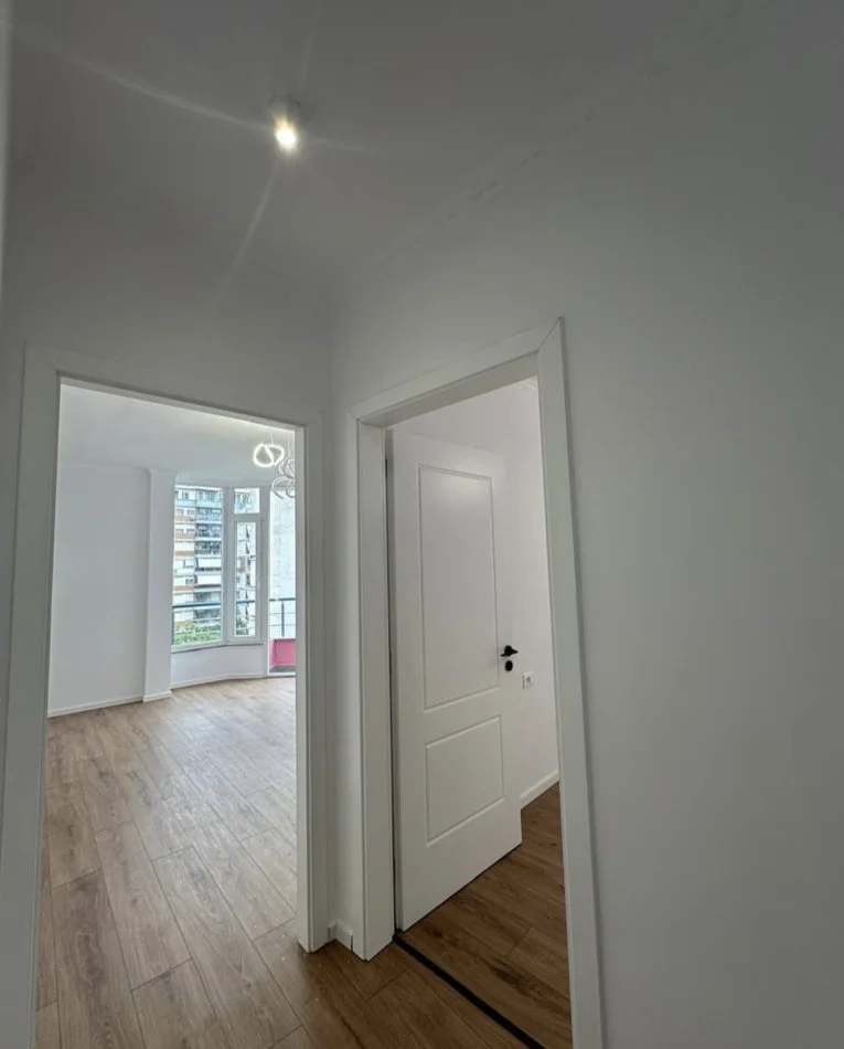 Tirane, shitet apartament 2+1+Ballkon Kati 4, 86 m² 133.000 € (Rrethi Astirit, Kompleksi Everest)