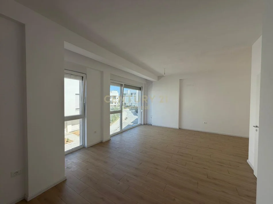 Tirane, shes Vile Vile 2 Katshe Kati 2, 279 m² 410.000 € (Aba residence)