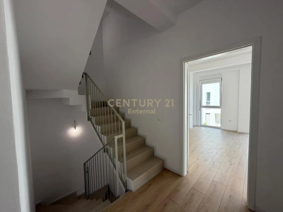 Tirane, shes Vile Vile 2 Katshe Kati 2, 279 m² 410.000 € (Aba residence)