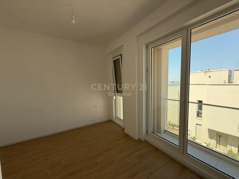 Tirane, shes Vile Vile 2 Katshe Kati 2, 279 m² 410.000 € (Aba residence)