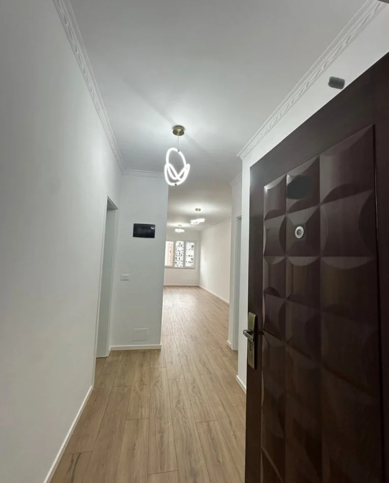 Tirane, shitet apartament 2+1+Ballkon Kati 4, 86 m² 133.000 € (Rrethi Astirit, Kompleksi Everest)