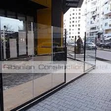 Tirane, shes Xhama temperuar per lokale 1.000 €