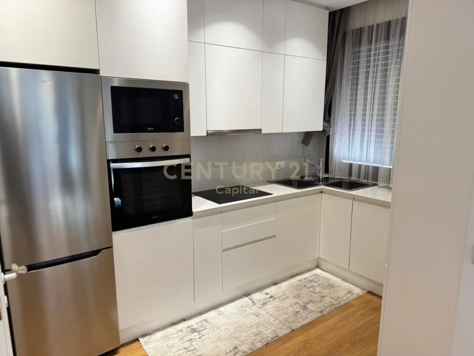 Tirane, jepet me qera apartament duplex 3+1+Aneks+Ballkon Kati 6, 170 m² 1.500 € 