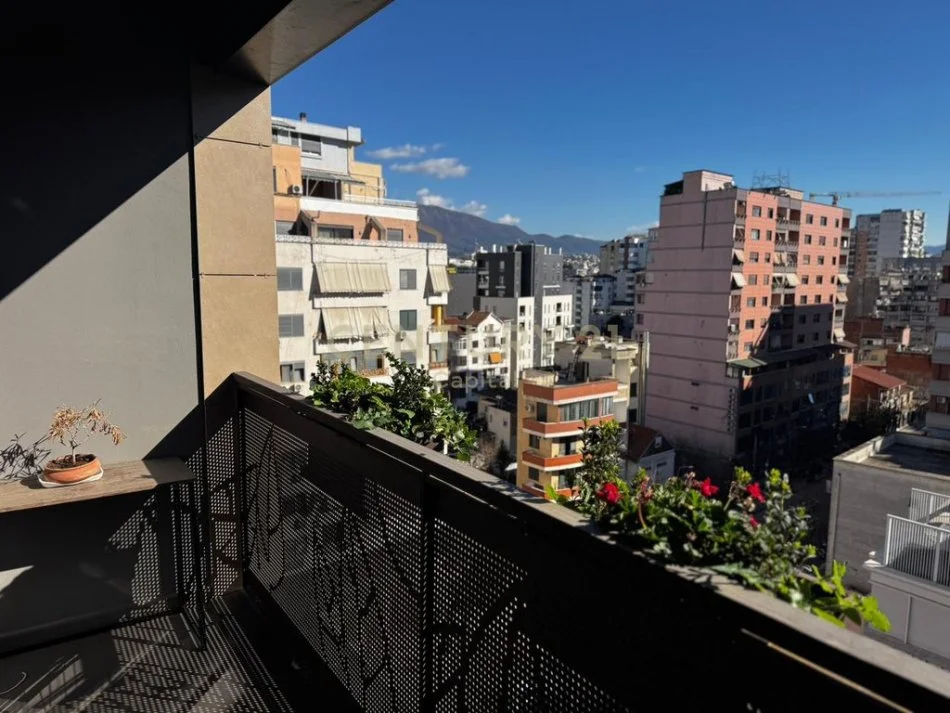 Tirane, jepet me qera apartament duplex 3+1+Aneks+Ballkon Kati 6, 170 m² 1.500 € 