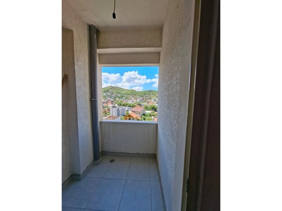 Tirane, jepet me qera apartament 2+1 Kati 6, 1 m² 550 € 