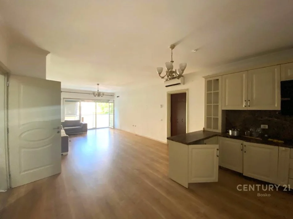 Tirane, shes apartament 4+1+Aneks+Ballkon Kati 2, 173 m² 365.000 € 